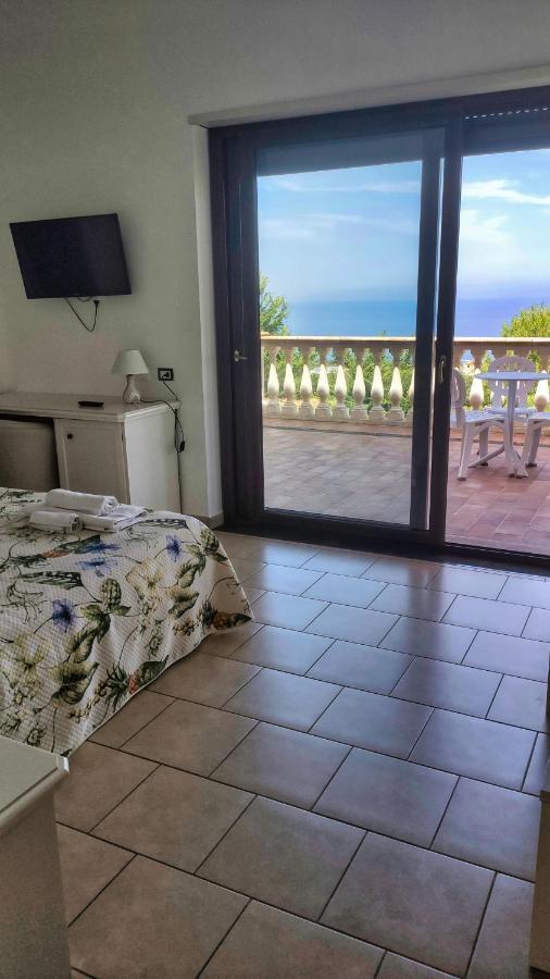 Готель Residenza Domus Aurea Tropea- Vista Mare Санта-Доменіка Екстер'єр фото
