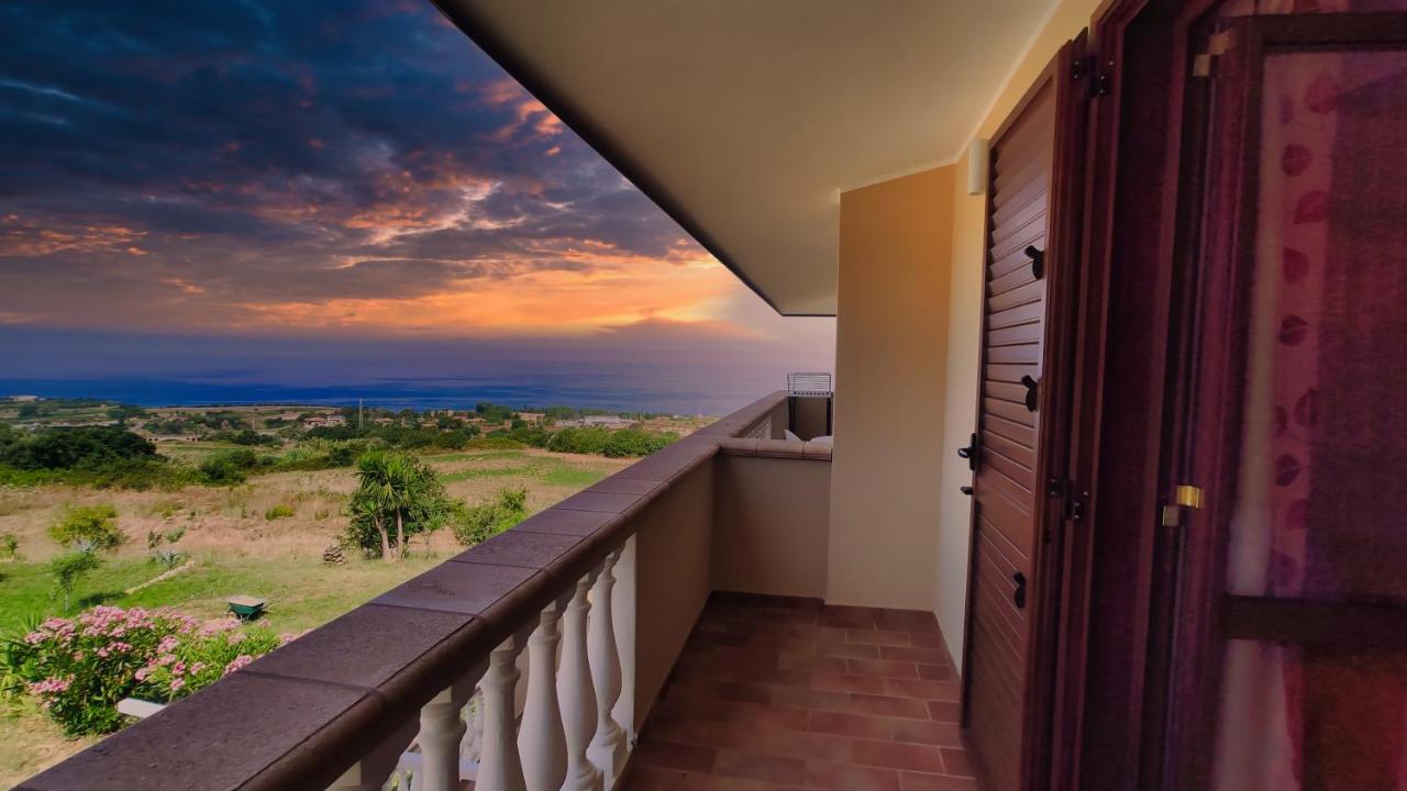 Готель Residenza Domus Aurea Tropea- Vista Mare Санта-Доменіка Екстер'єр фото