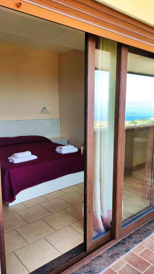 Готель Residenza Domus Aurea Tropea- Vista Mare Санта-Доменіка Екстер'єр фото