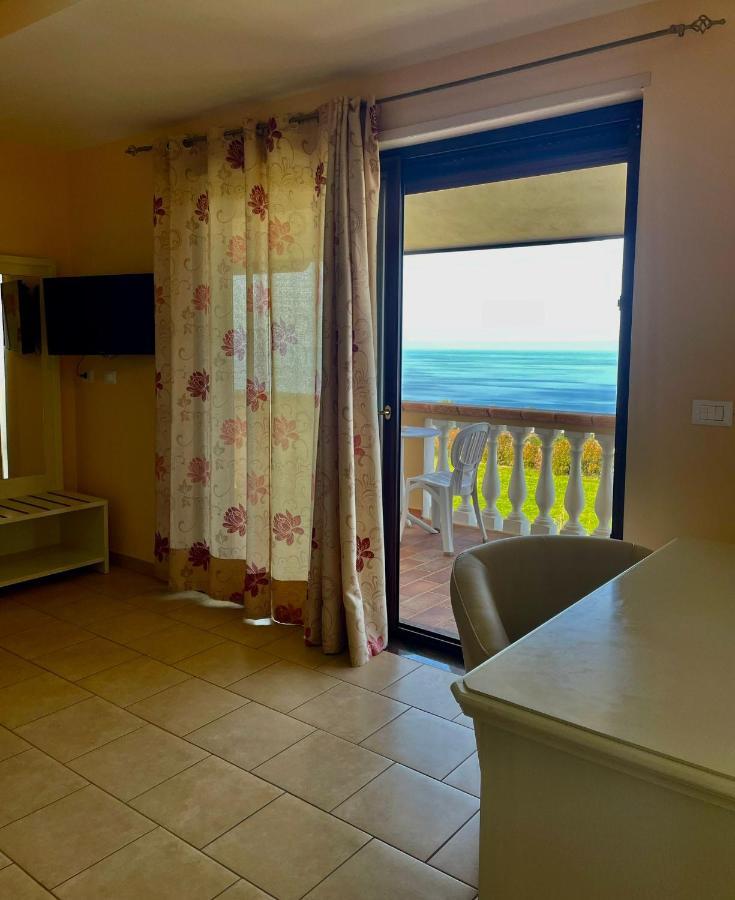 Готель Residenza Domus Aurea Tropea- Vista Mare Санта-Доменіка Екстер'єр фото