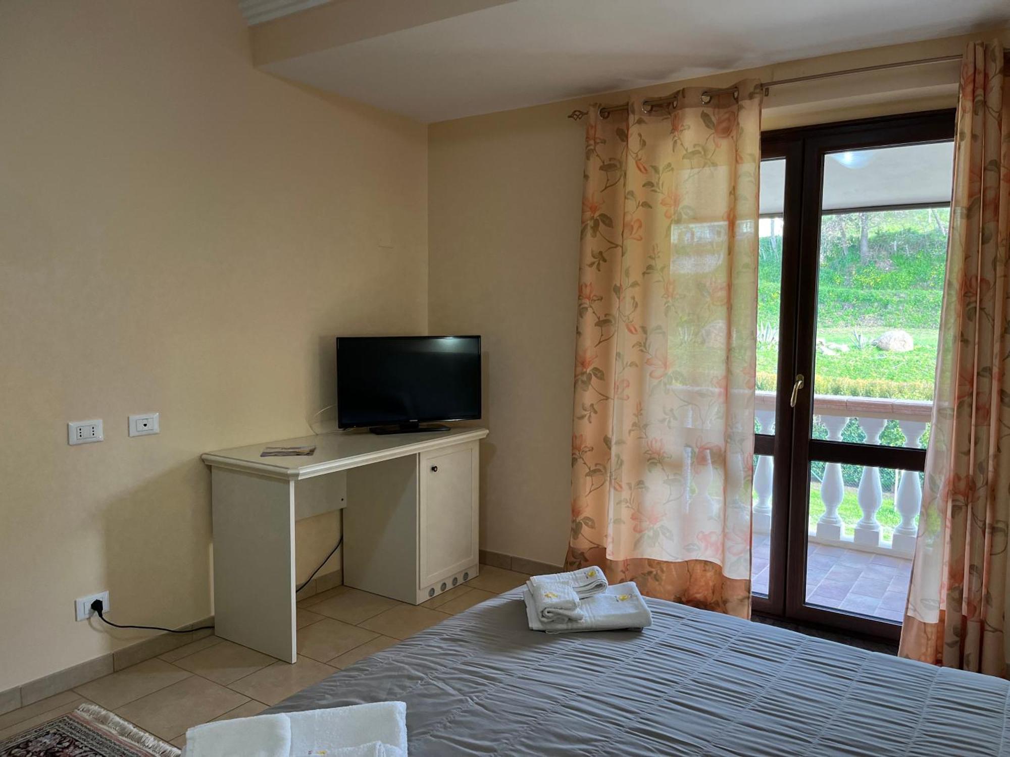 Готель Residenza Domus Aurea Tropea- Vista Mare Санта-Доменіка Екстер'єр фото
