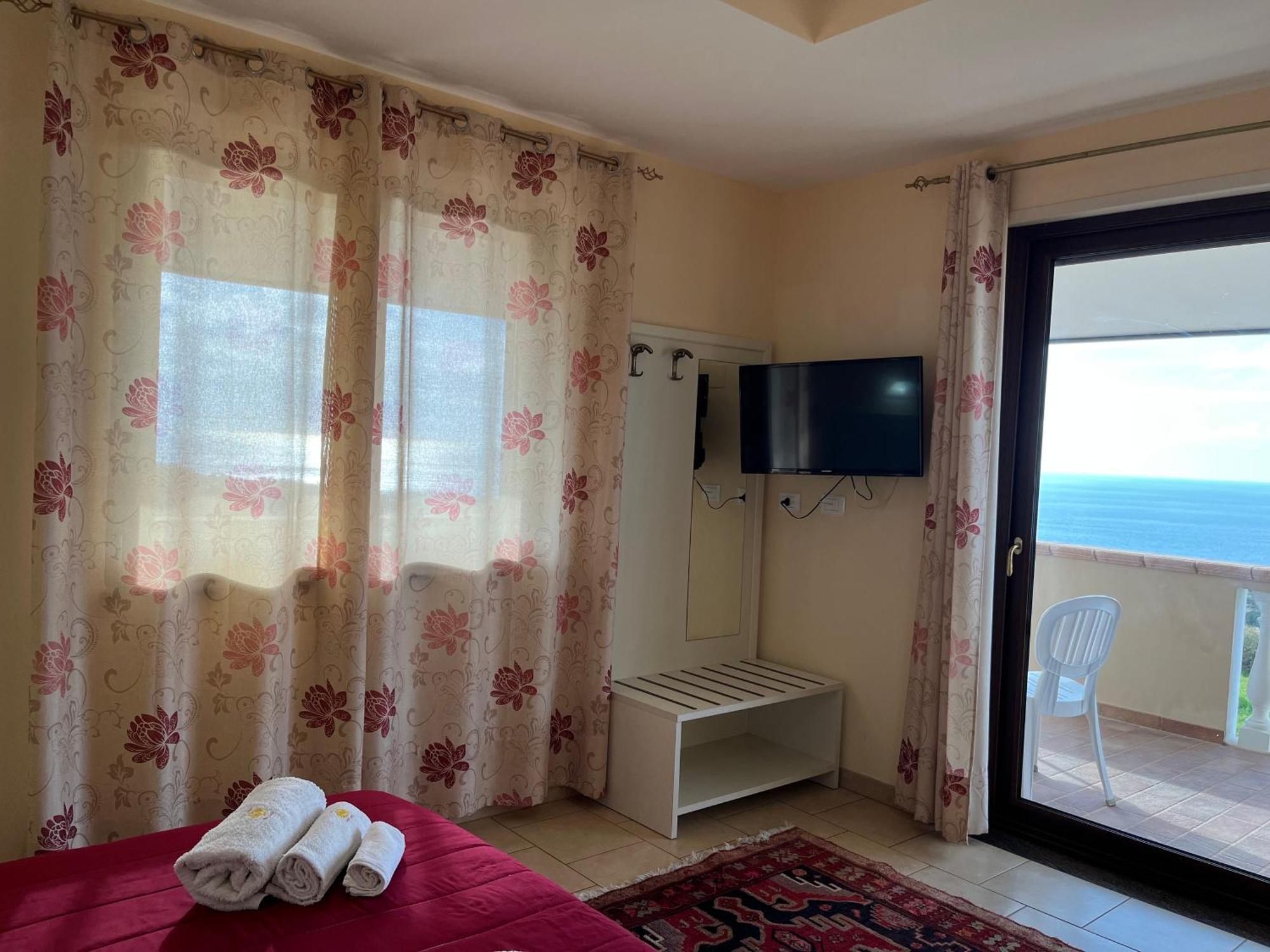 Готель Residenza Domus Aurea Tropea- Vista Mare Санта-Доменіка Екстер'єр фото