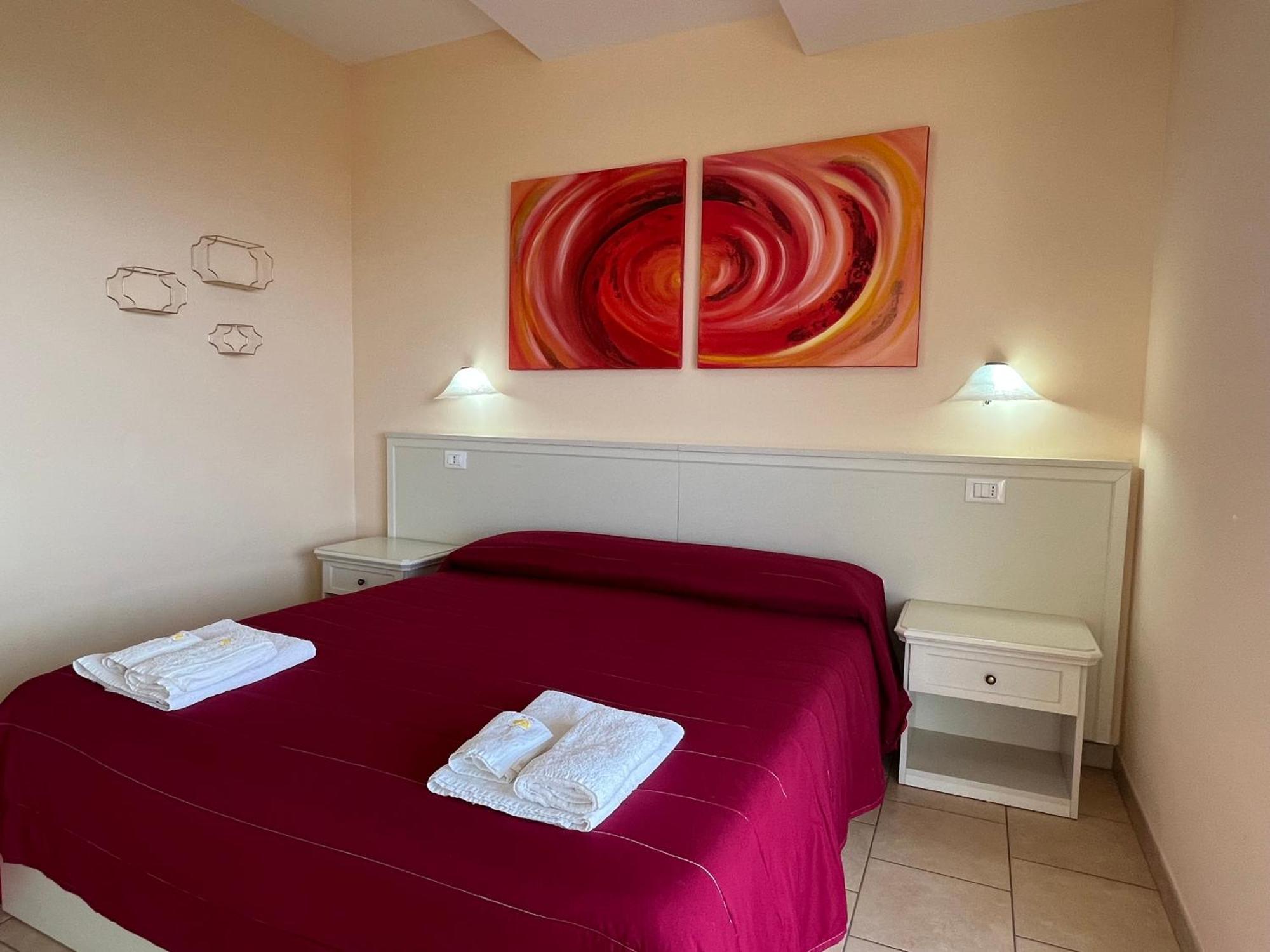 Готель Residenza Domus Aurea Tropea- Vista Mare Санта-Доменіка Екстер'єр фото