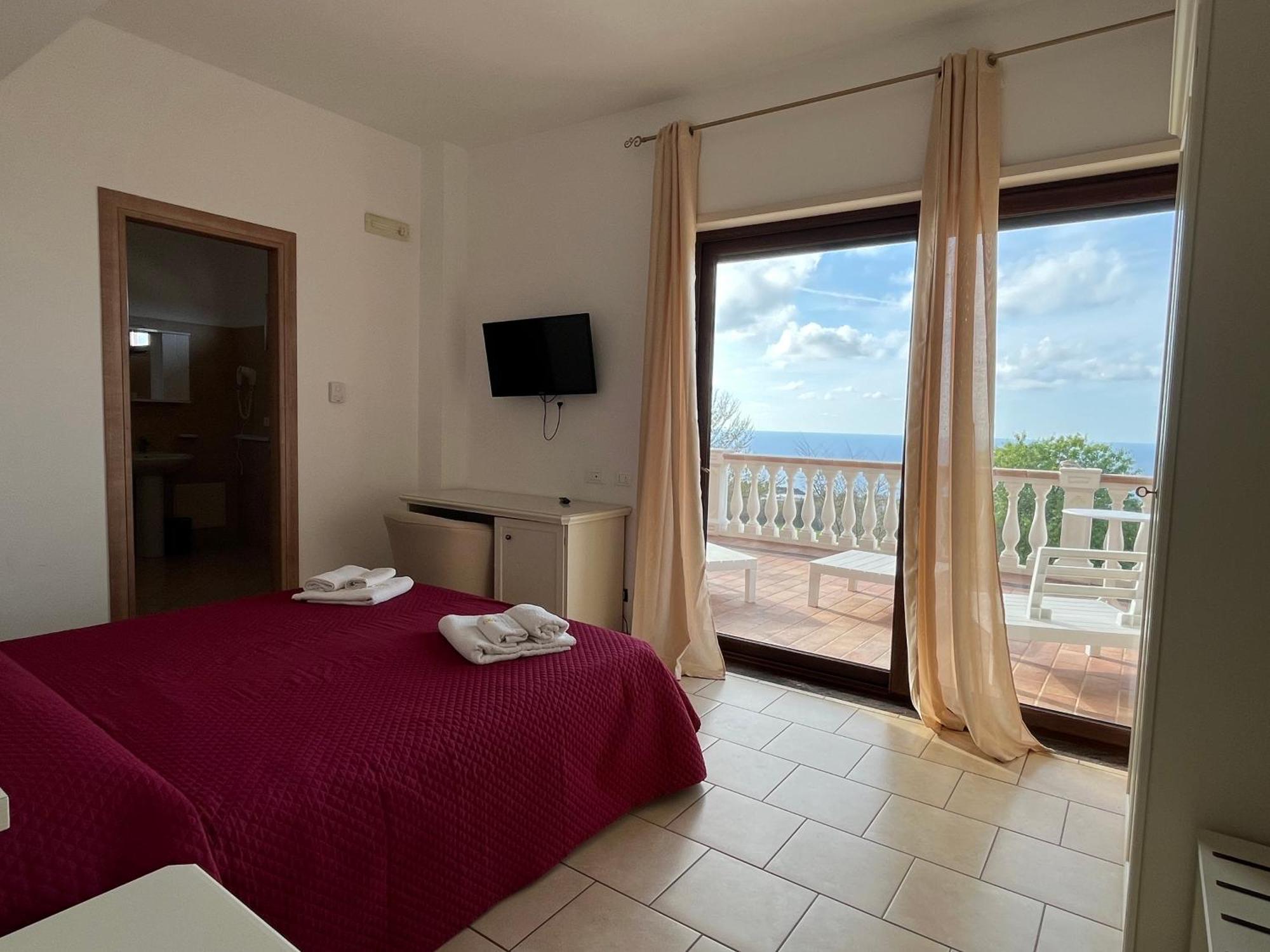 Готель Residenza Domus Aurea Tropea- Vista Mare Санта-Доменіка Екстер'єр фото