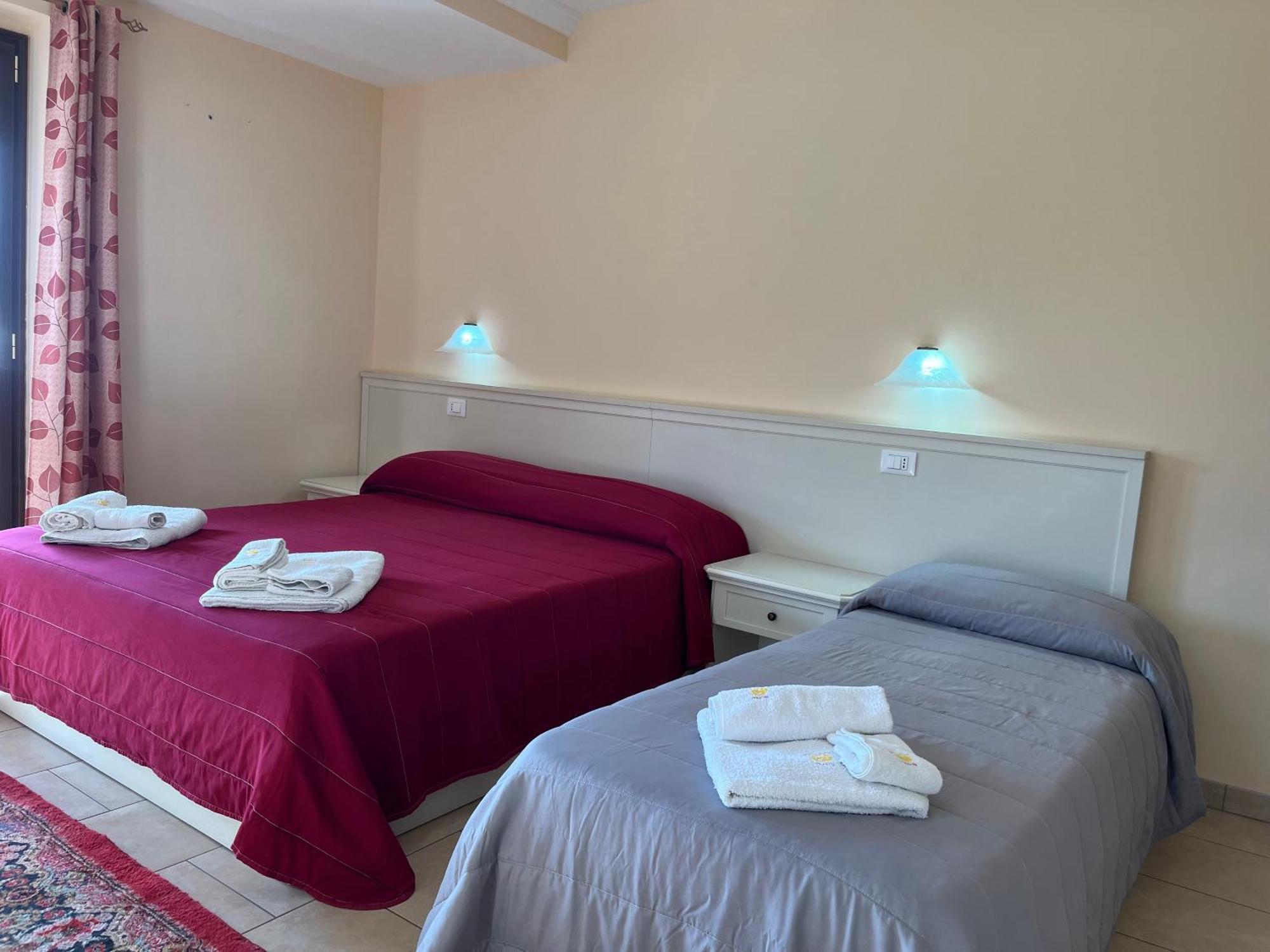 Готель Residenza Domus Aurea Tropea- Vista Mare Санта-Доменіка Екстер'єр фото